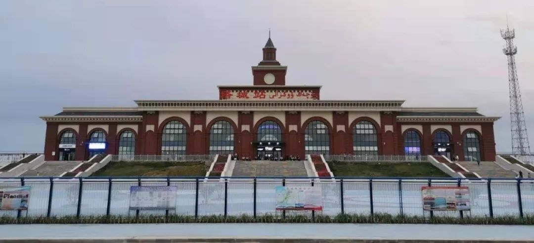 武漢到塔城物流專線-武漢至塔城貨運公司